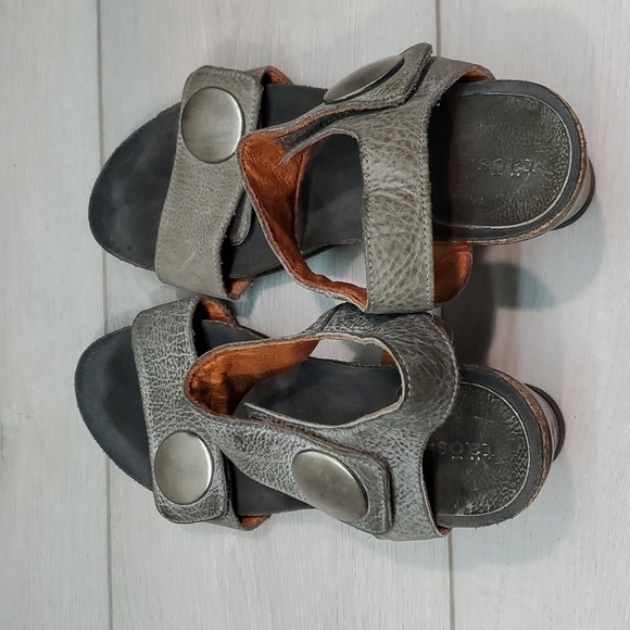 Taos Womens Carousel 3 Comfort Hook&loop Wedge Leather Sandals shoes 39/8-8.5 - Picture 7 of 14
